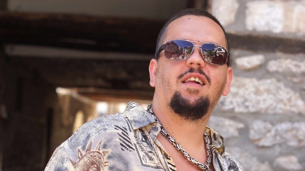 Жал за ефтина