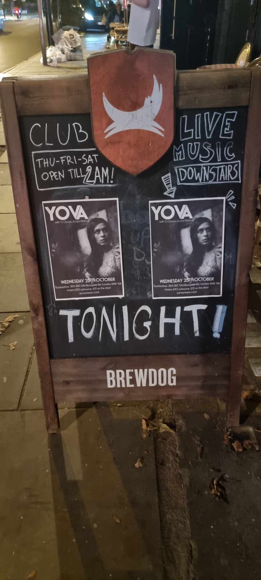 Yova во Troubadour