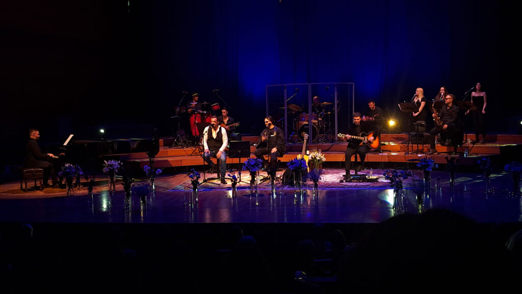 Брејк испеа неколку песни како гостин на концертот на Нокаут / 11.11.2023 - Филхармонија, Скопје / автор на фотографијата: Васил Буралиев