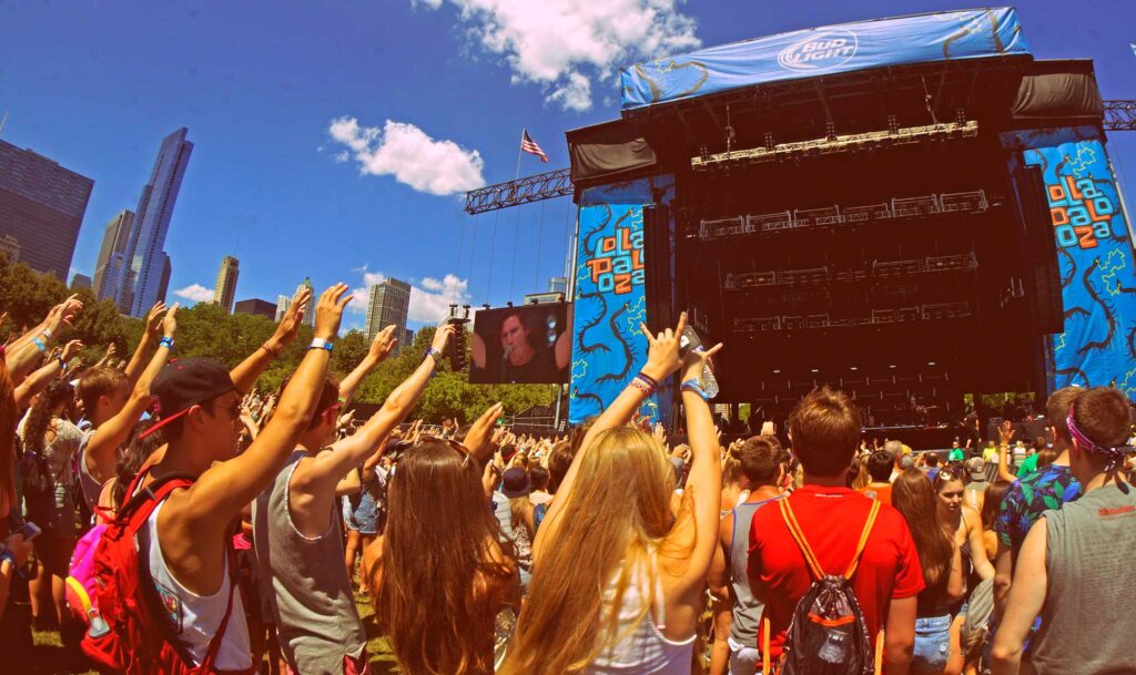 COASTS at Lollapalooza by anaxmedia / License: CC-BY-SA-20-DEED