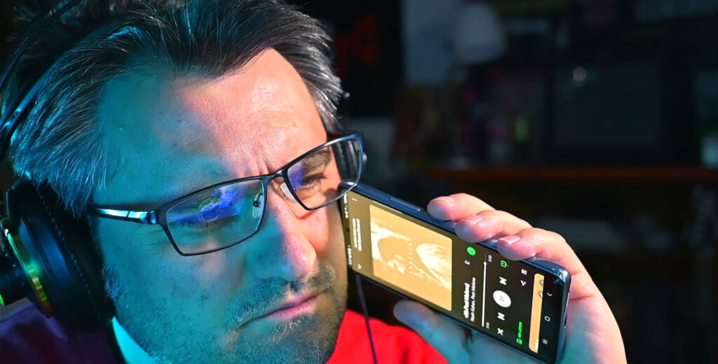 Vasil Buraliev listening to "Dial Drunk" by Noah Kahan