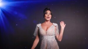 Susana Gavazova - excerpt from the music video Tik Tok