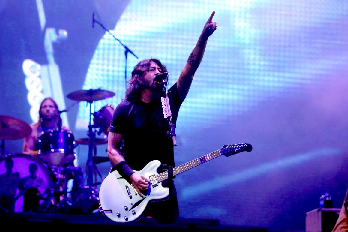 2000s Rock Bands: Top Hits & Legends from the Decade