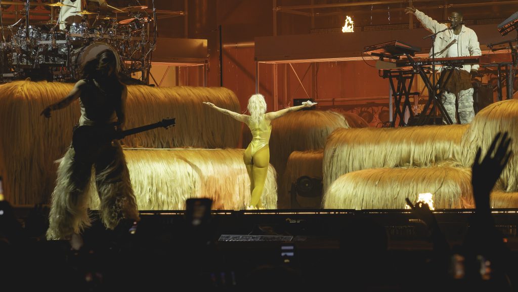 Doja Cat - The O2 - June 14 - 2024 - photo by Raph_PH (2)