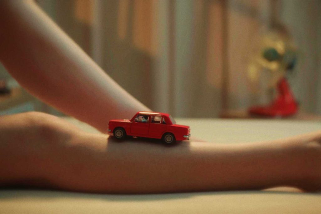 Дупер - Некажано - илустрација од музичкото видео