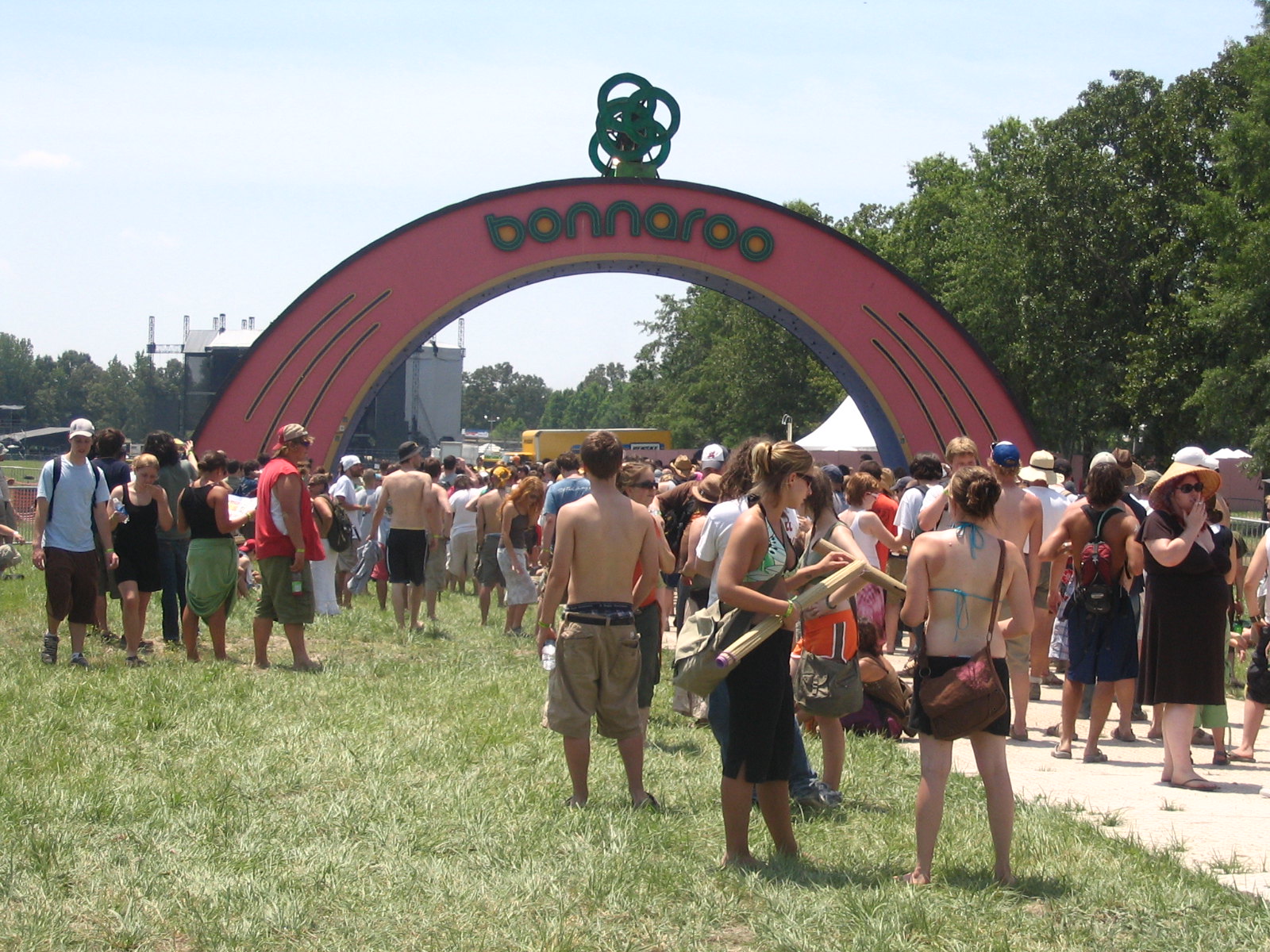 Bonnaroo 2006 | photo by Lauren @ Flickr | CC BY 2.0